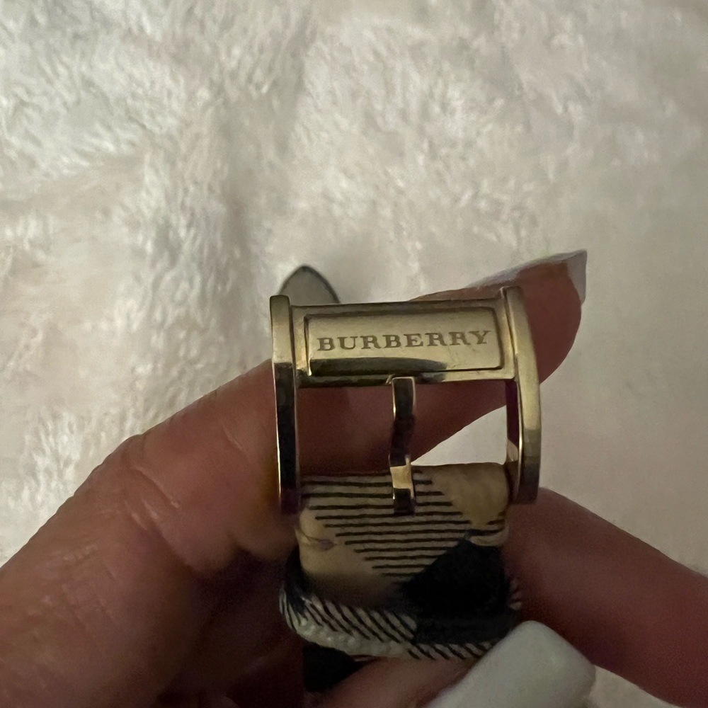 Burberry Women Watch - Picture 13 of 14